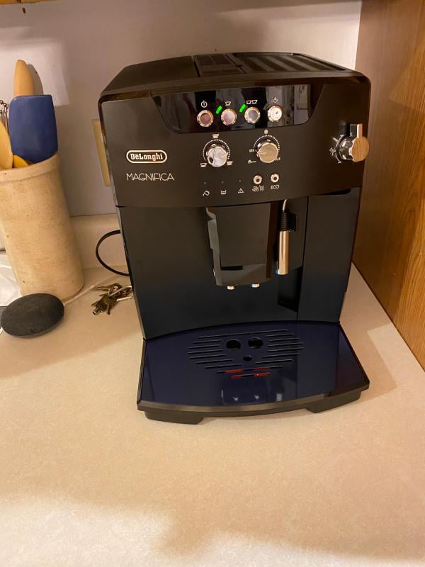 De'Longhi Magnifica Fully Automatic Espresso and Cappuccino