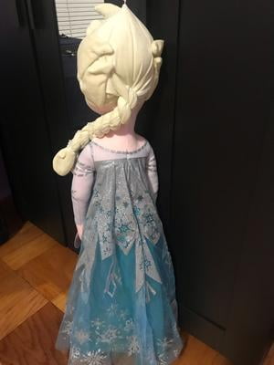 frozen 2 elsa jumbo singing plush