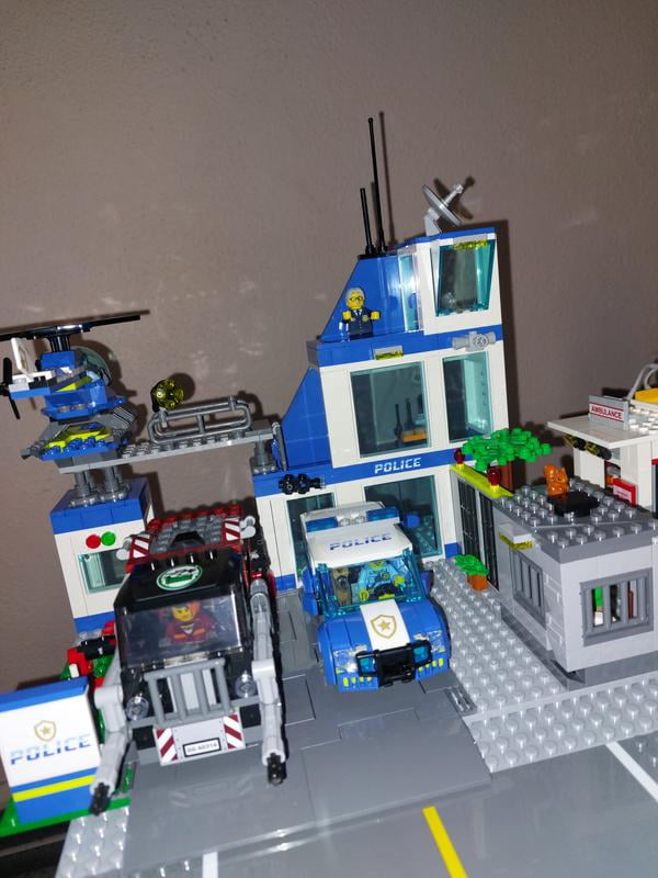 LEGO City Police Station Set 60316: Van, Helicopter, Truck, 5