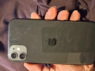 Pre-Owned Apple iPhone 11 - Carrier Unlocked - 128 GB WHITE Pre-Owned Apple iPhone 11 - Carrier Unlocked - 128 GB WHITE