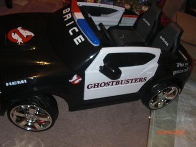 kid trax dodge charger pursuit 12v police car kt1111wm ride on