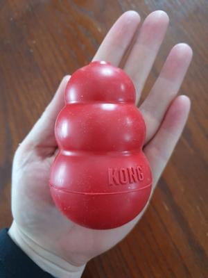 Customer reviews for KONG® Classic Rubber Dog Toy for Average Chewers,  Large, for Dogs Between 30-65 lbs