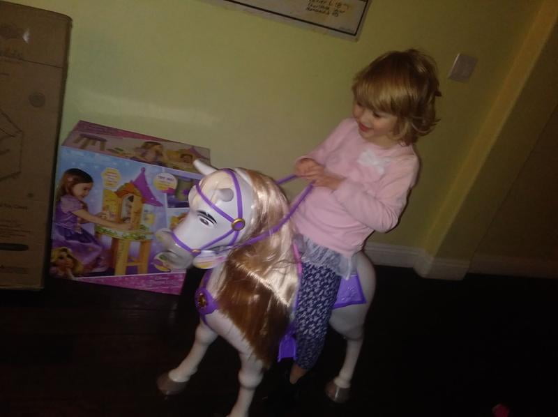 disney maximus ride on horse