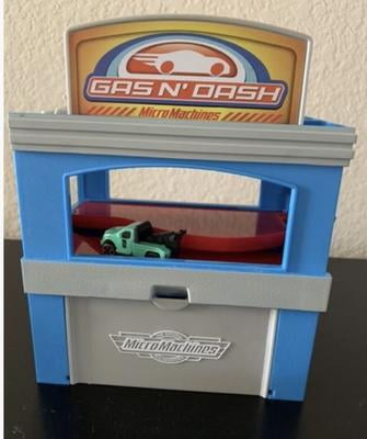 Micro Machines Medium Transforming Playset, Gas N Dash - Expanding