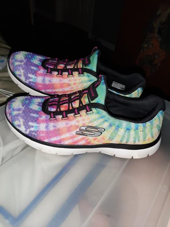 women's skechers summits looking groovy shoes