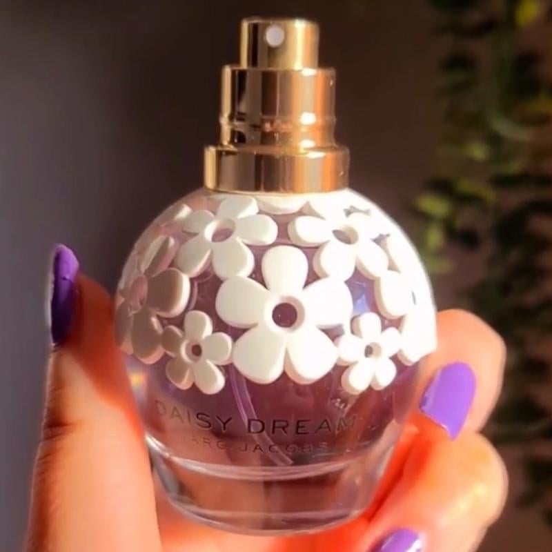 Marc Jacobs Daisy Dream Ladies Eau De Toilette Spray 100 mL