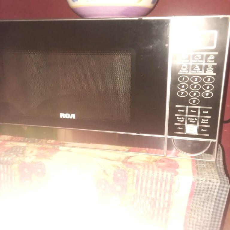 RCA 1.1 Cubic Feet Stainless Steel Microwave Oven Curtis International LTD RMW1182