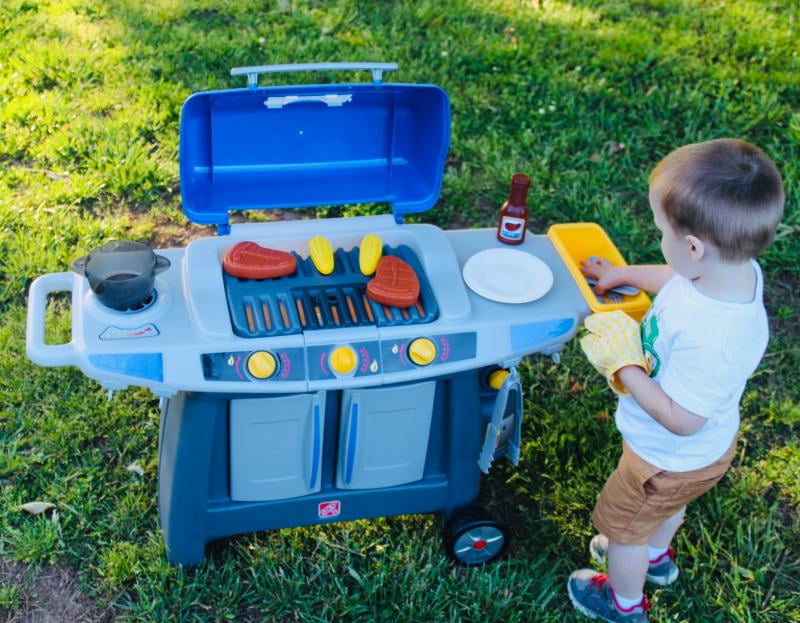 Step2 Sizzle Smoke Barbecue (BBQ) Toy Grill With 15 Piece Accessory