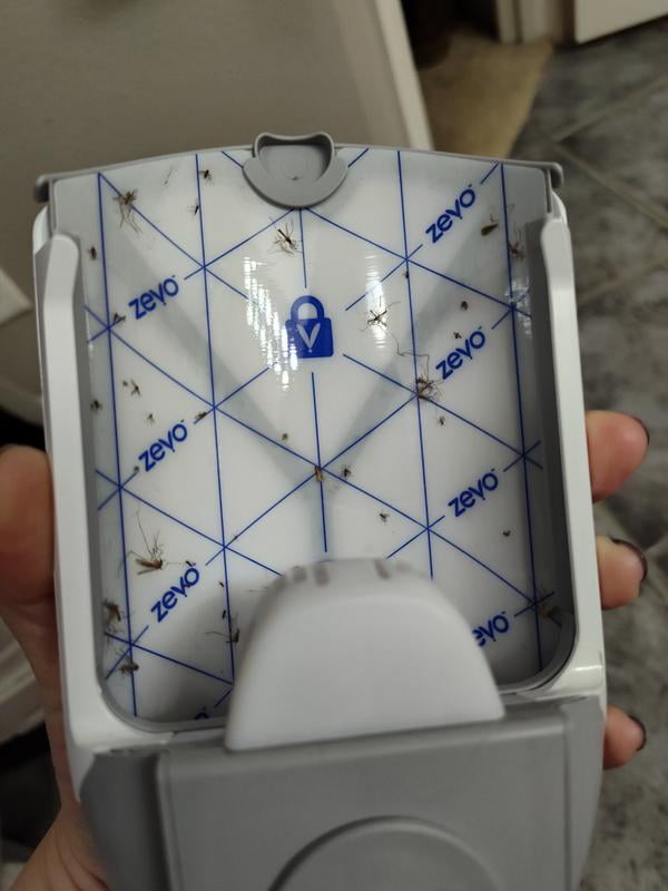 Zevo Flying Insect Trap with 2 devices + 6 Refill Cartridges