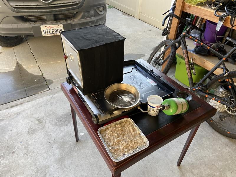 Four De Camping Portable Coleman 2000016462 - Avec Thermomètre Et Grille 10 Pouces