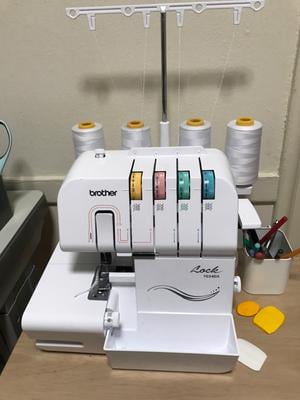 Nora Mooreさん専用 Brother 1034DX 3 or 4 Thread Serger, Easy-to-Use, Color