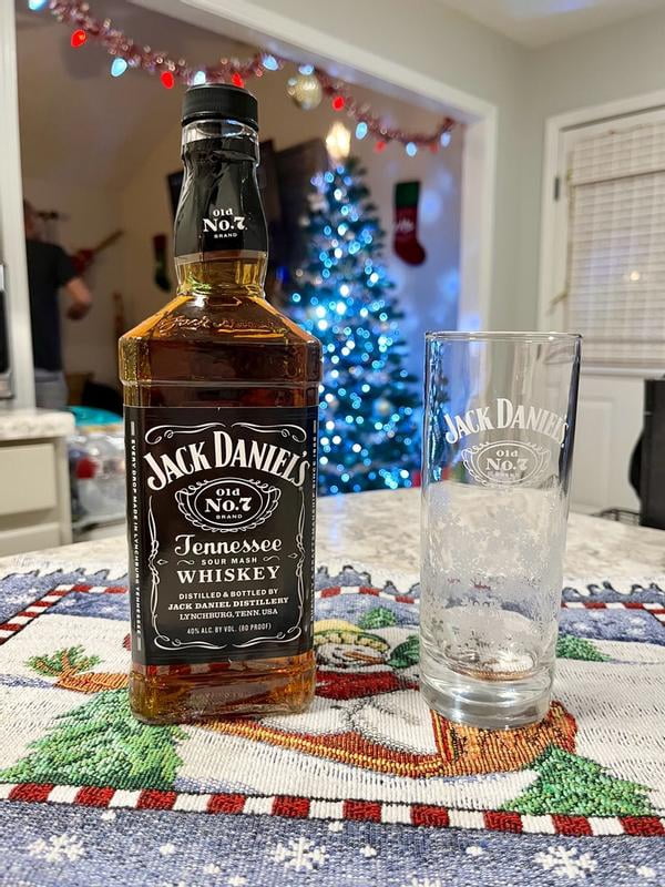 Jack Daniel's, Tennessee Whiskey, 1 L Bottle, Old No. 7 40% ABV