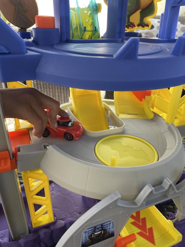 Fisher-Price DC Batwheels Batcaverne Lancia & Sflèche – Piste Lumineuse & Sons, 2 Voitures Incluses
