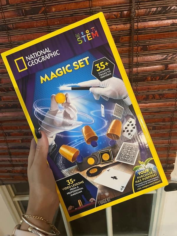 NATIONAL GEOGRAPHIC Kids Magic Set - 45 Magic Tricks for Kids with Step-by-Step Video Instructions from a Professional Magician, Toys for Boys & Girls