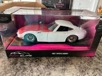Cadillac Ghostbusters ECTO-1 Pink Slips