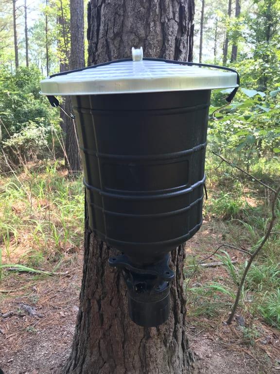 Moultrie Mfg 13076 Hanging Deer Feeder 15 Gallons Directional