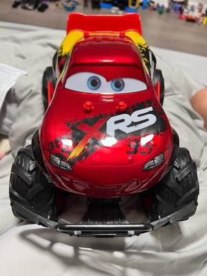 ライトニングマックイーン　Radio Control Disney Pixar Lightning McQueen 1:14 RC - Remote Control Car