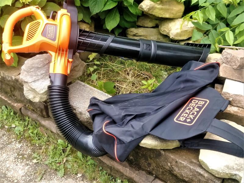 This Black + Decker 3-In-1 Blower, Vacuum And Mulcher Will Tackle The  Biggest Yard For Under $50 - BroBible
