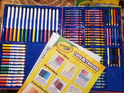 2 pack) Crayola Assorted Zigzag Inspiration Art Case, 140 Piece