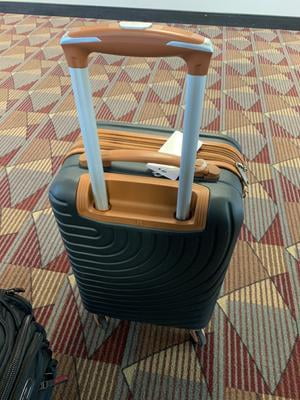 it luggage oasis 31.3 upright spinner
