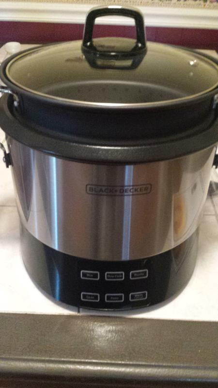 Canadian Tire - SAVE 50% on the 16-Cup Black & Decker Non-Stick Rice Cooker  and pay only $24.99. This rice cooker features a non-stick cooking bowl for  easier cleaning and tempered glass