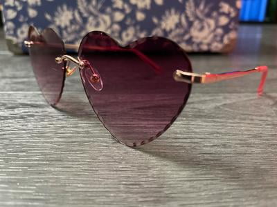 Foster Grant Heart-Shaped Fashion Sunglasses - Walmart.com display picture 3