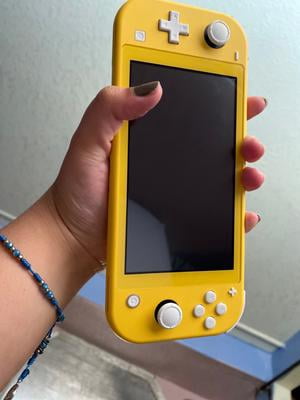 Nintendo Switch™ Lite - Yellow (Nintendo Switch) - Walmart.ca