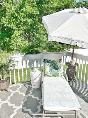 Better Homes Gardens Ventura White 7 5 Fringe Push Up Tilt Patio Umbrella With Faux Wood Pole Walmart Com Walmart Com