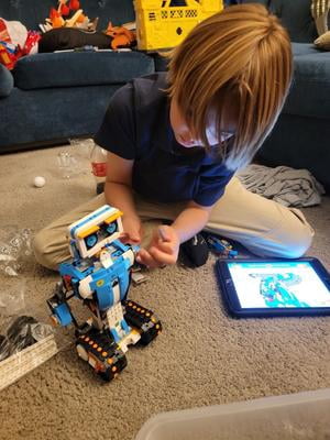 Customer reviews for LEGO BOOST Creative Toolbox 17101 Coding STEM Set | Walmart.com Customer reviews for LEGO BOOST Creative Toolbox 17101 Coding STEM Set | Walmart.com