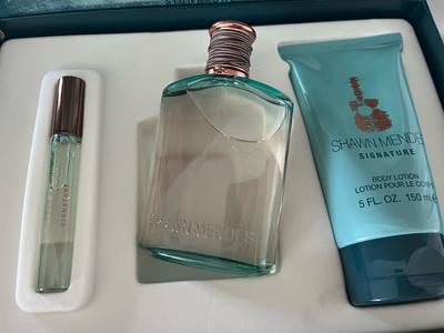 Shawn Mendes SIGNATURE & SIGNATURE IIセット Shawn Mendes Signature Unisex Gift Set, Perfume 3.4 oz, Body