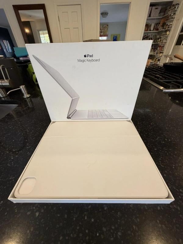 Apple Magic Keyboard, iPad Pro 12.9 inch (3rd-6th gen), iPad Air