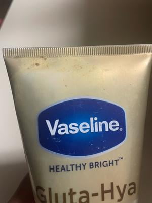 Vaseline Gluta-Hya Flawless Glow Serum-In-Lotion 200ml for Brightening and  Even Toned Skin - Walmart.com
