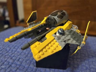 LEGO Star Wars Anakin's Jedi Interceptor 75281: Action Battle