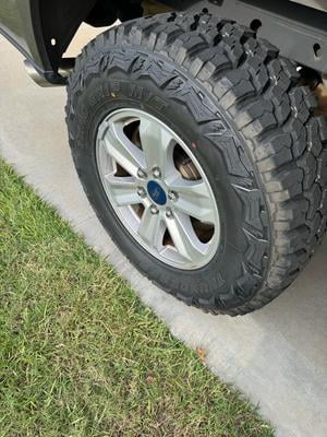 2 Thunderer Trac Grip M/T Tires – LT285/70R17 121/118Q E – 10 Ply – Mud Terrain, Black Sidewall