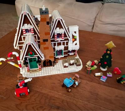 LEGO Creator Expert Gingerbread House 10267 Building Kit, 1477
