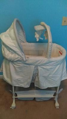 simmons gliding bassinet recall