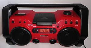 Radio Boombox c/ Lector CD SONY CFDS70W (Blanco - Digital - AM/FM - Pilas)