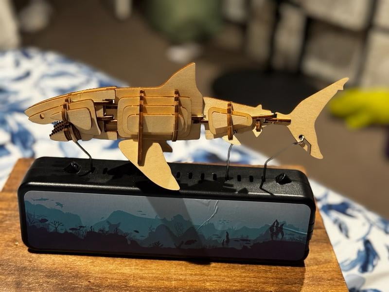 National Geographic Motorized Shark 3D Puzzle, 45-Piece Wood Model