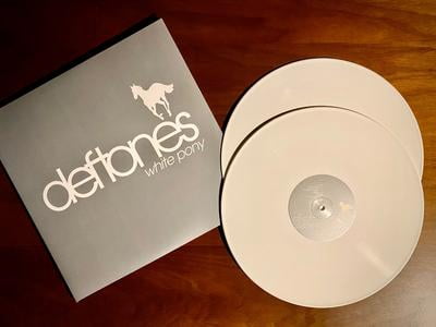 Deftones - White Pony (Walmart Exclusive) - Music & Performance