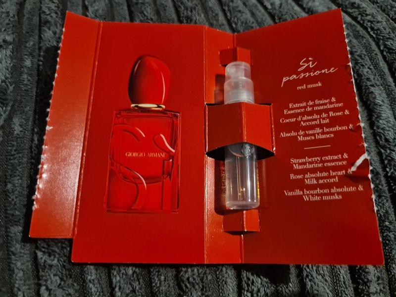 Giorgio Armani S√¨ Passione Red Musk Eau de Parfum, 3.3 Fl Oz