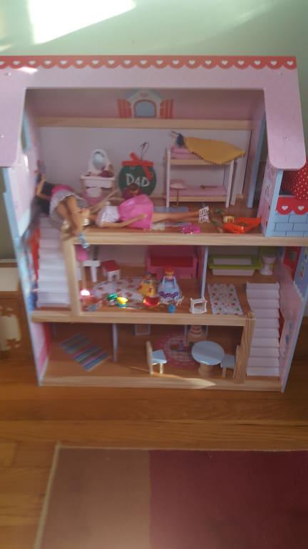 Kidkraft Chelsea Doll Cottage With 16 Accessories Included