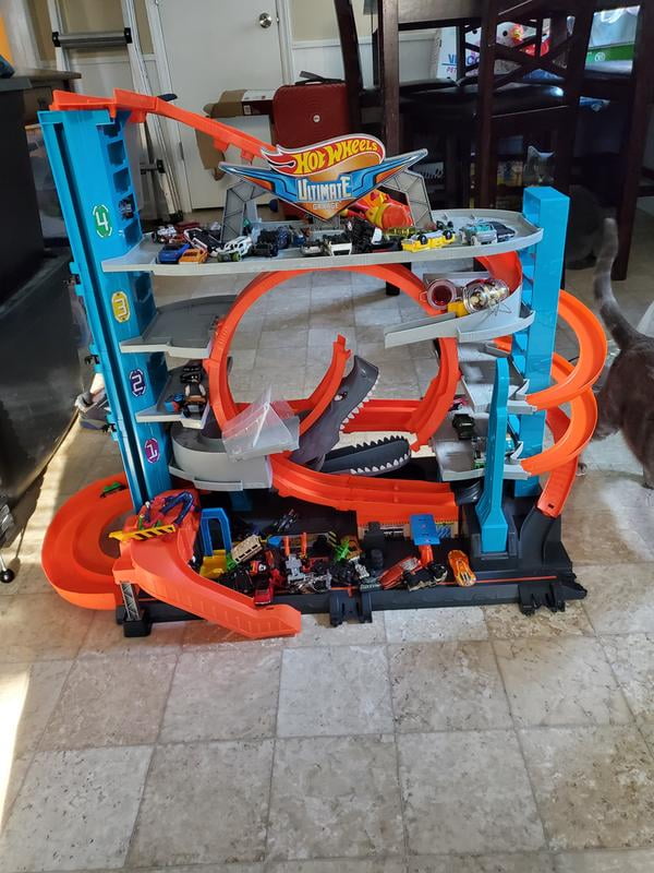 Hot Wheels Ultimate Garage Tower Shark Loop Racetrack, 2 Vehicles