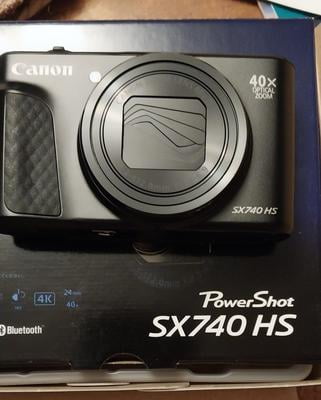 Canon PowerShot SX720 HS 20.3-Megapixel Point Shoot Digital Camera