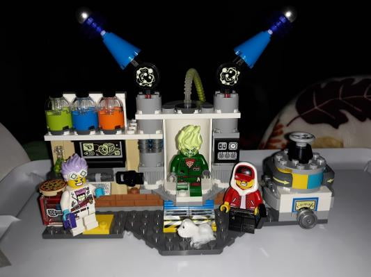 lego hidden side science lab