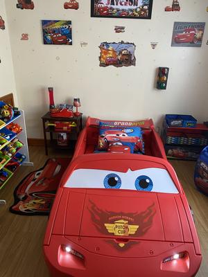 Disney/Pixar Cars Lightning Mcqueen Toddler-to-Twin Bed with Toy Box by Delta Children