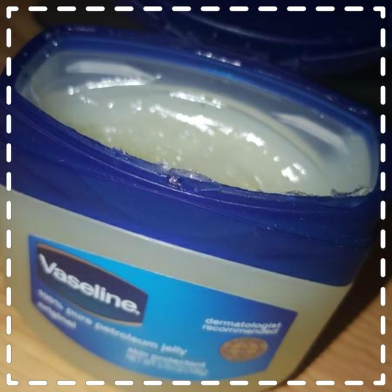 Vaseline 100% Pure Petroleum Jelly, Unscented Body Moisturizer for