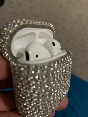 Apple AirPods 2nd Generation with Standard Lightning Apple AirPods 2nd Generation with Standard Lightning