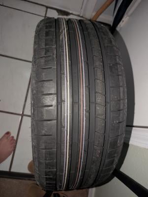 Dunlop Sport Maxx RT2 UHP Summer 235/35ZR19 91Y XL Passenger Tire