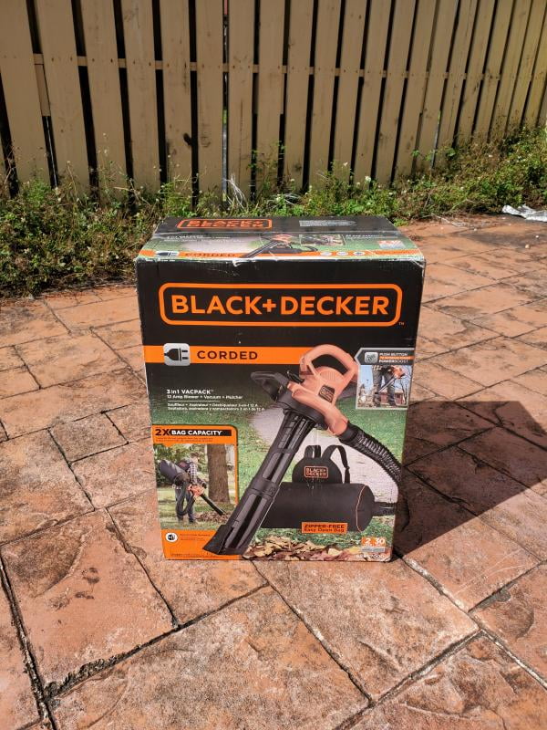 BLACK+DECKER 12 AMP 250 MPH 400 CFM Corded Electric 3-In-1 Backpack Leaf  Blower, Vacuum & Mulcher BEBL7000 - The Home Depot