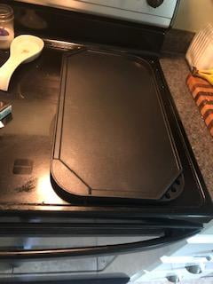 ProSource 2-in-1 Reversible 19.5” x 9” Cast Iron Griddle with Handles,  Preseasoned & Non-Stick for Gas Stovetop, Oven, and Open Fire.